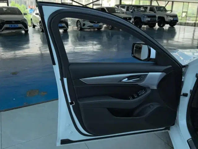Cadillac CT5 — Фото автомобиля 7