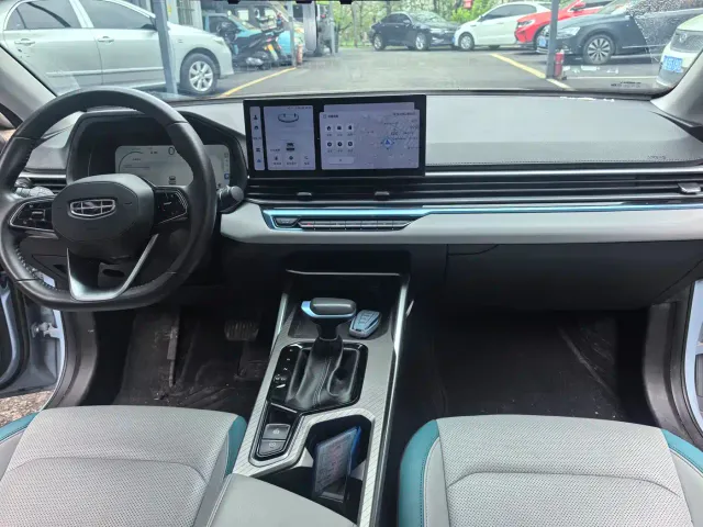Geely Emgrand — Фото автомобиля 15