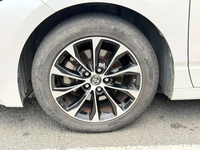 Toyota Avalon — Фото автомобиля 15