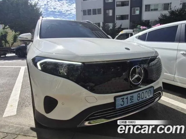 Mercedes-Benz EQB X243 — Фото автомобиля 3