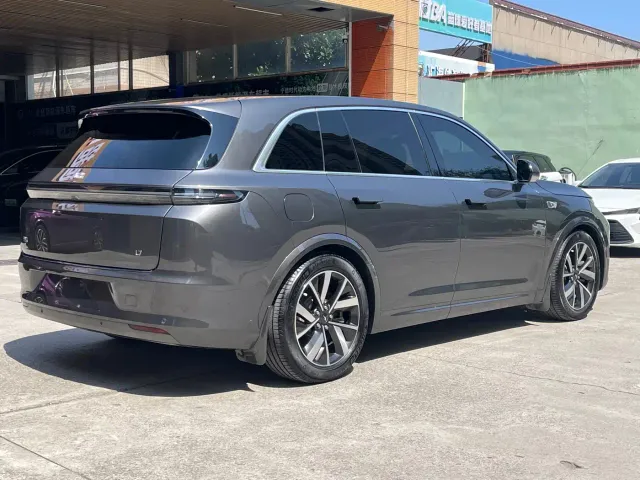 Li Auto L7 — Фото автомобиля 4