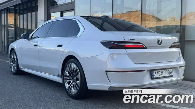 BMW 7-Series — Фото автомобиля 2
