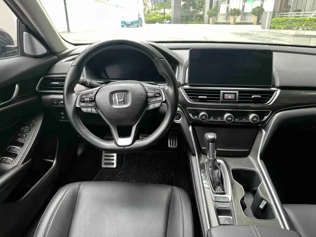 Honda Accord — Фото автомобиля 16