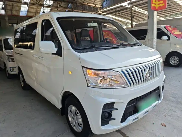 Changan Ruixing EM60 — Фото автомобиля 3