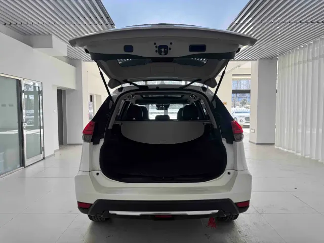 Nissan X-Trail — Фото автомобиля 20