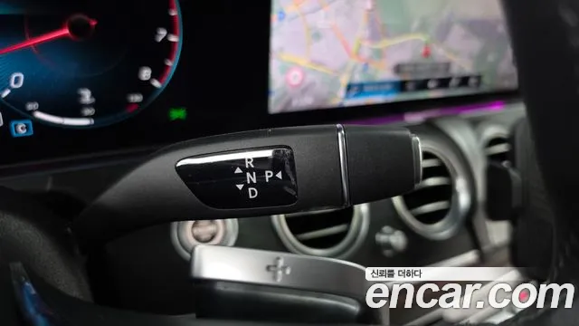 Mercedes-Benz E-Class — Фото автомобиля 9