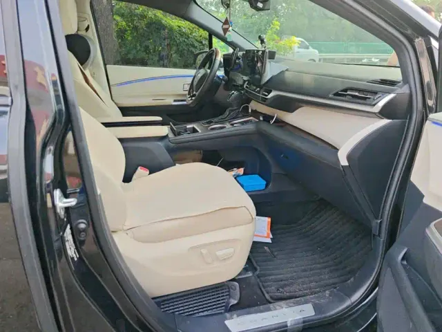 Toyota Granvia — Фото автомобиля 8