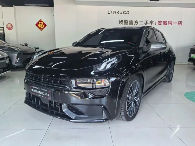 Фотография автомобиля — Lynk & Co 02 Hatchback