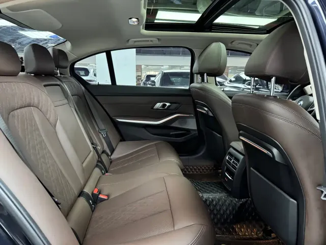 BMW 3 Series — Фото автомобиля 13