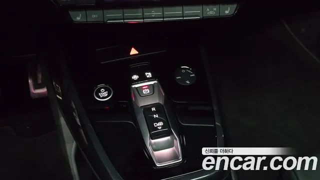 Audi Q4 e-tron — Фото автомобиля 9