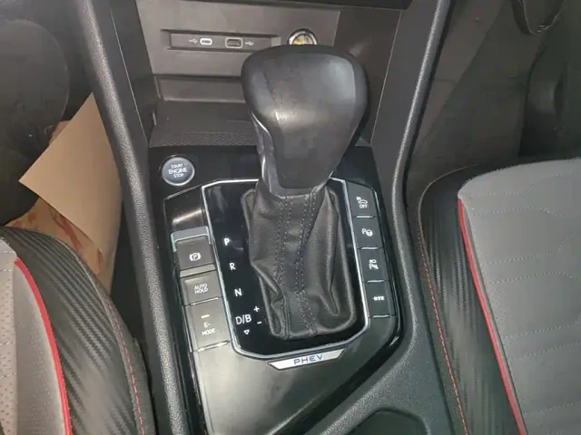 Volkswagen Tiguan L PHEV — Фото автомобиля 13