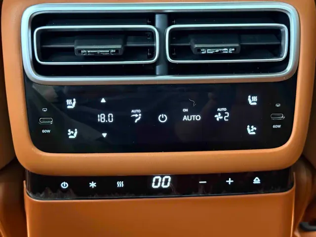 Li Auto L7 — Фото автомобиля 9