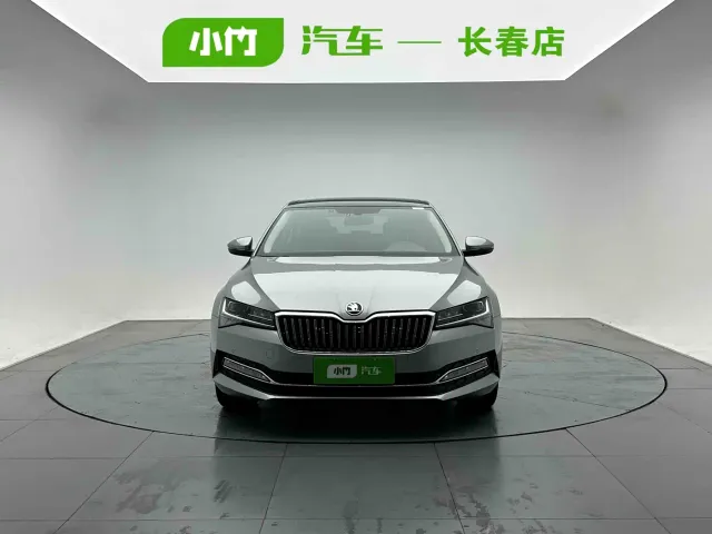 Skoda Superb — Фото автомобиля 2