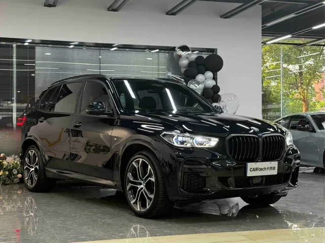 BMW BMW X5 2022 Facelift xDrive 40Li Premium M Sport Package — Фото автомобиля 3