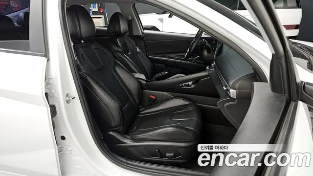 Hyundai AVANTE Avante (CN7) — Фото автомобиля 10