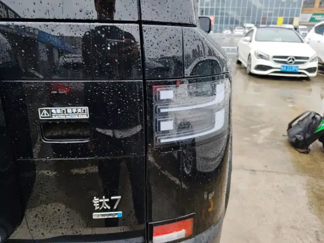 BYD FangChengBao Titanium 7 — Фото автомобиля 7