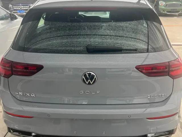 Volkswagen Golf — Фото автомобиля 5