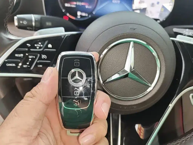 Mercedes-Benz E-Class — Фото автомобиля 8