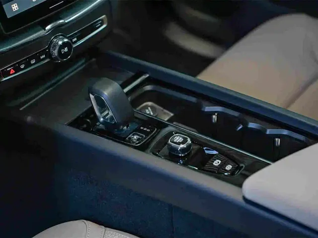 Volvo XC60 — Фото автомобиля 11