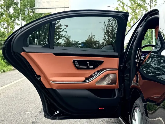 Mercedes-Benz S-Class — Фото автомобиля 13