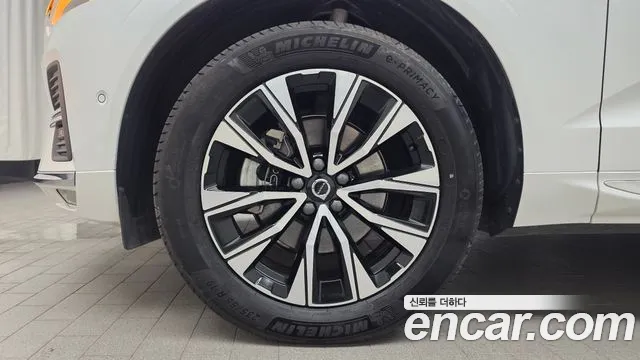 Вольво XC60 — Фото автомобиля 5