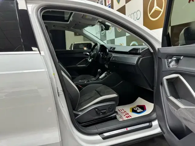 Audi Q3 — Фото автомобиля 10