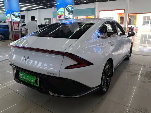 Wuling Starlight — Фото автомобиля 6