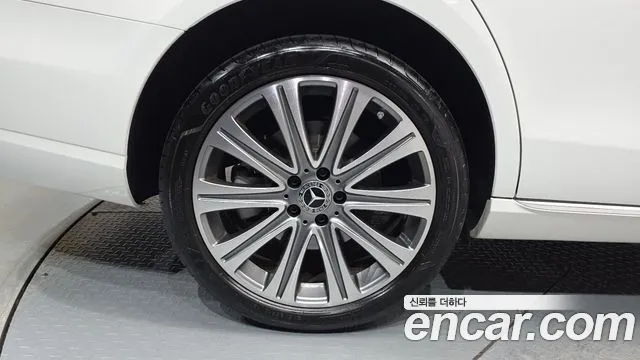 Mercedes-Benz E-Class E-класс W213 E350 4MATIC Exclusive — Фото автомобиля 19