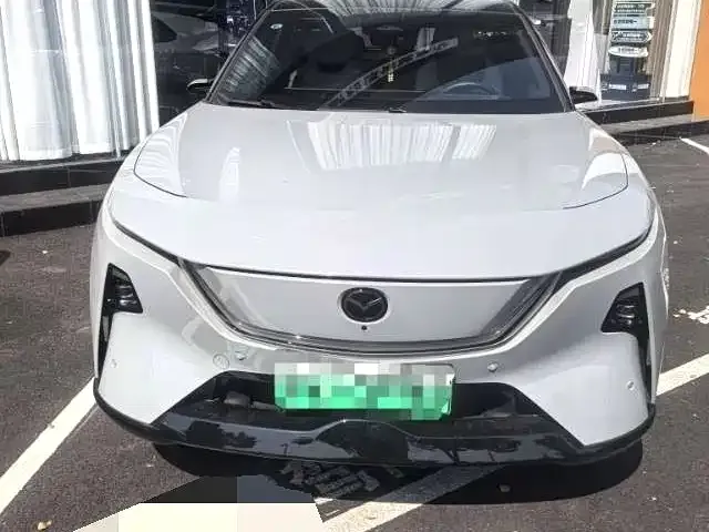 Mazda EZ-60 — Фото автомобиля 2