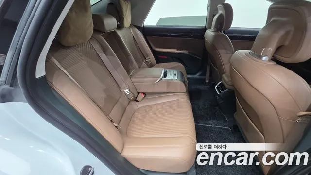 Hyundai Grandeur Grandeur (GN7) 2.5 Бензин 2WD — Фото автомобиля 18