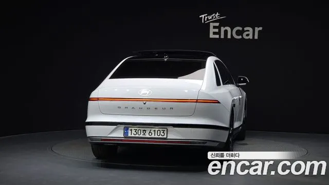 Hyundai Grandeur Grandeur (GN7) 2.5 Бензин 2WD — Фото автомобиля 4