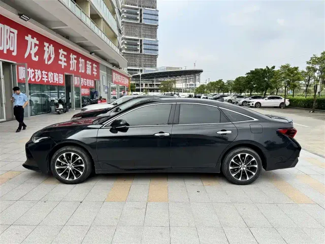 Toyota Avalon 2022 2.0L Luxury Edition — Фото автомобиля 3