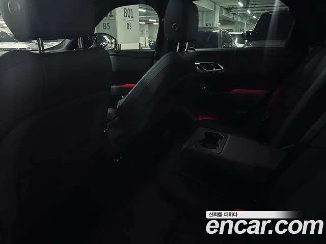 Land Rover Range Rover Velar Range Rover Velar 2.0 P250 Dynamic SE — Фото автомобиля 11