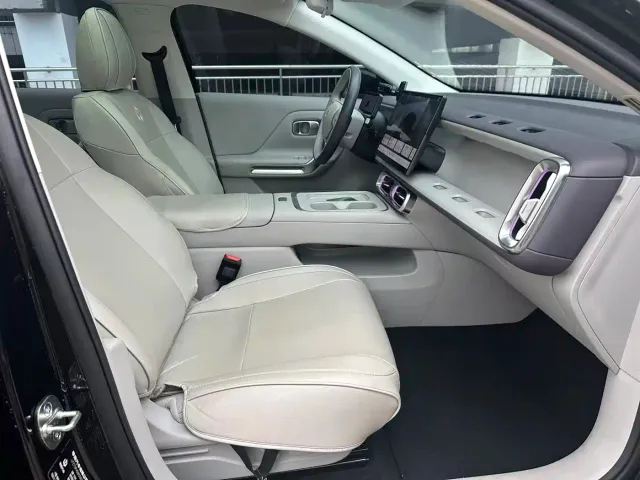 Leapmotor B01 — Фото автомобиля 5