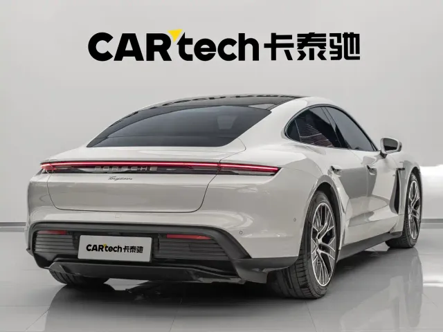 Porsche Taycan — Фото автомобиля 6