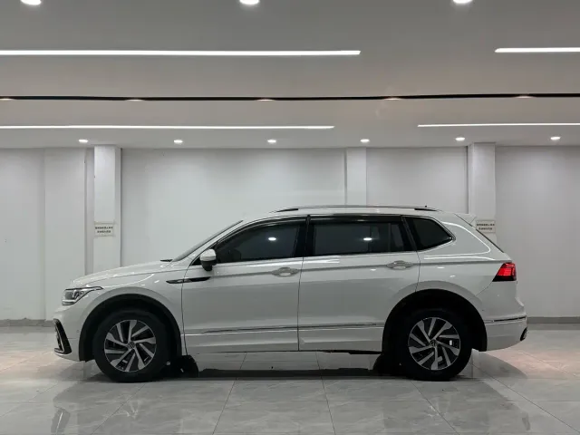 Volkswagen Tiguan L PHEV — Фото автомобиля 19