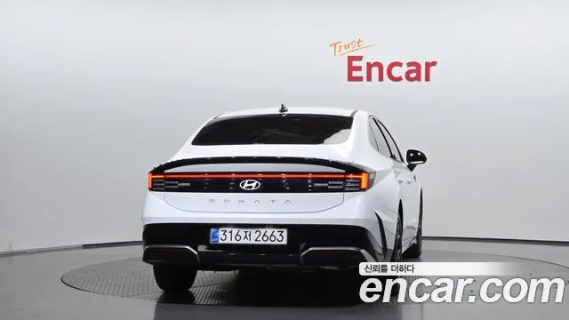 Hyundai Sonata — Фото автомобиля 4