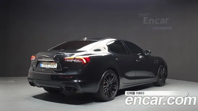 Maserati Ghibli — Фото автомобиля 2