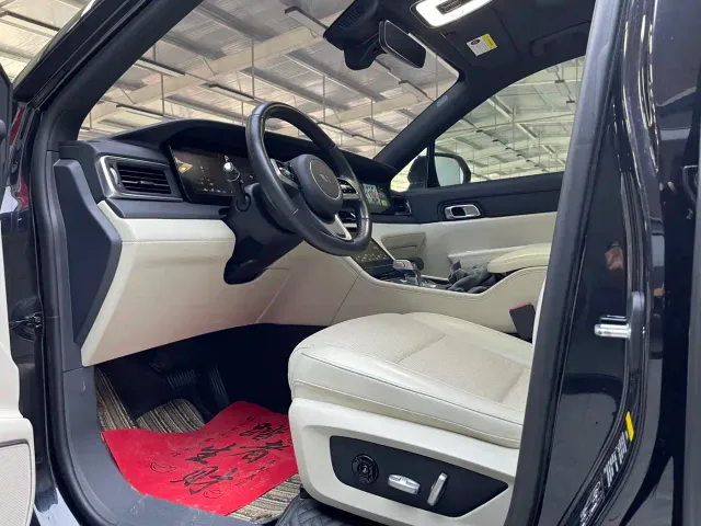 Li Auto ONE — Фото автомобиля 8
