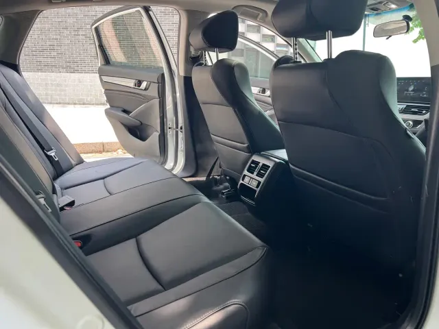 Honda Accord — Фото автомобиля 11