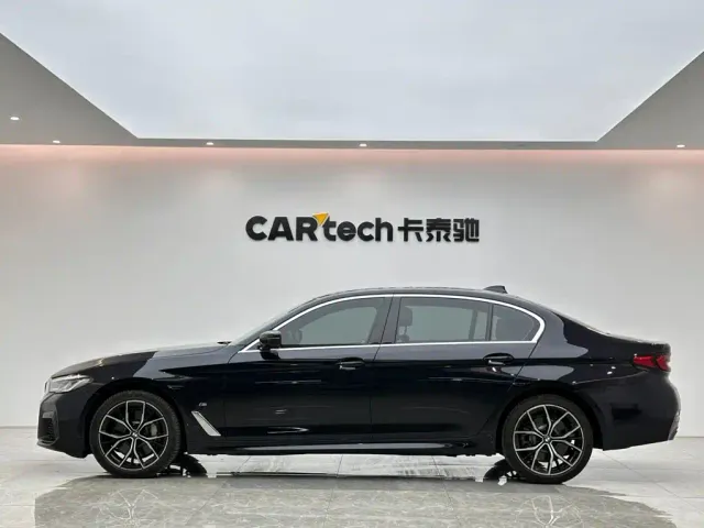 BMW 5 Series — Фото автомобиля 2