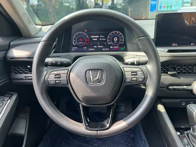 Honda Accord — Фото автомобиля 12