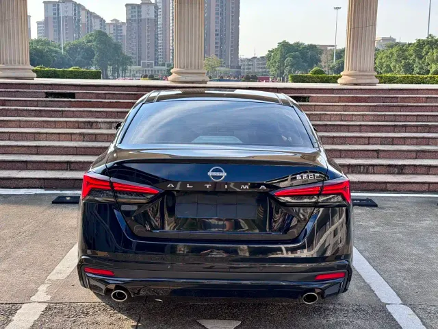 Nissan Teana — Фото автомобиля 12