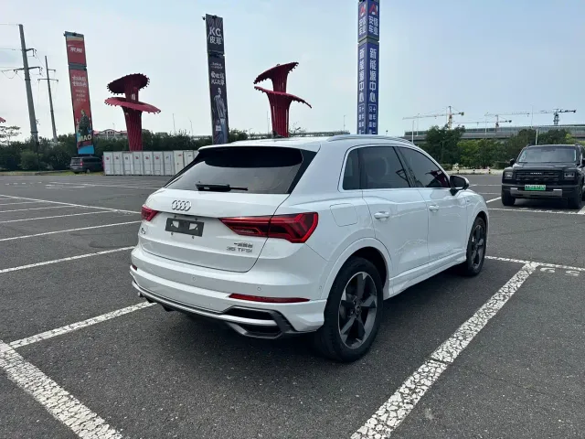 Audi Q3 — Фото автомобиля 9