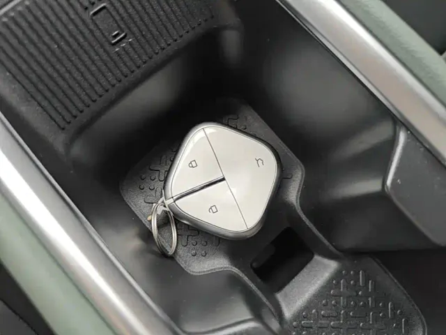 Baojun Yep Plus — Фото автомобиля 8