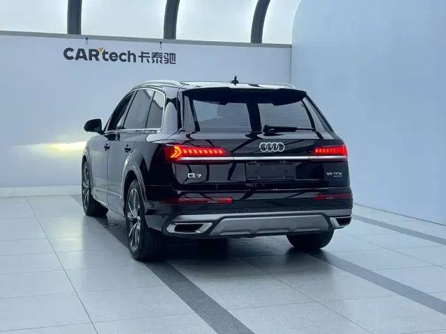 Audi Audi Q7 2022 55 TFSI quattro S line Sport — Фото автомобиля 5