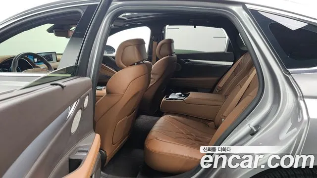 Genesis G80 Бензин 2.5 турбо AWD — Фото автомобиля 12