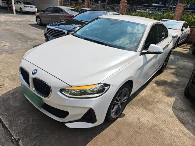 Фотография автомобиля — BMW 1 Series
