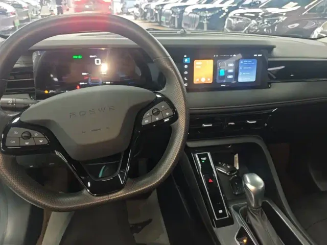 Roewe i5 — Фото автомобиля 9