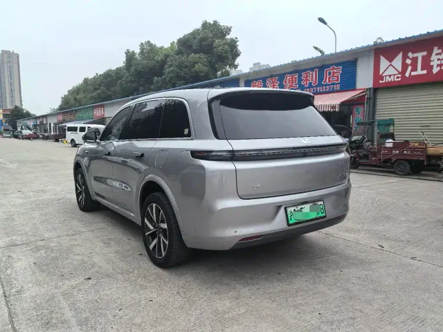 Li Auto L8 — Фото автомобиля 6